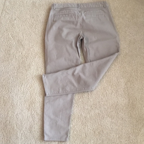 Cropped Khaki pants from Gap in size 4 Stretch - Picture 5 of 5